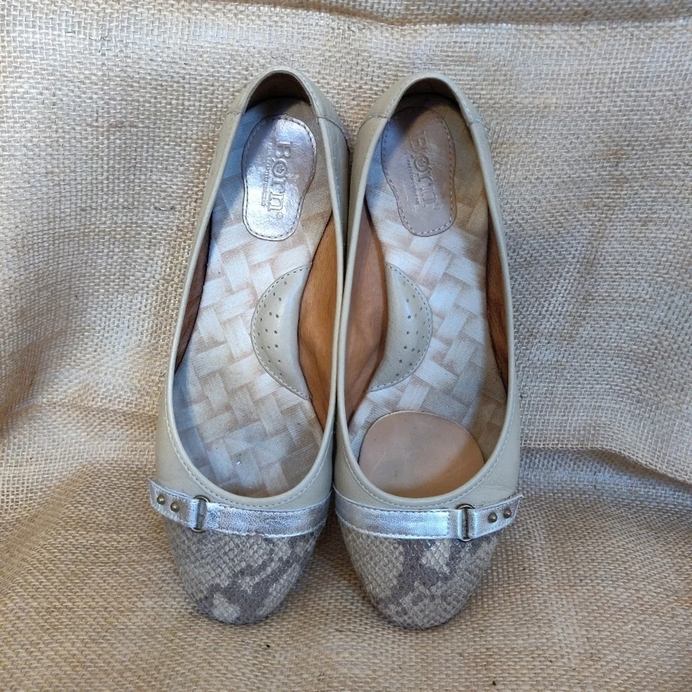 Born Leather Snakeskin Embossed Ballet Flats Tan Size 9.5